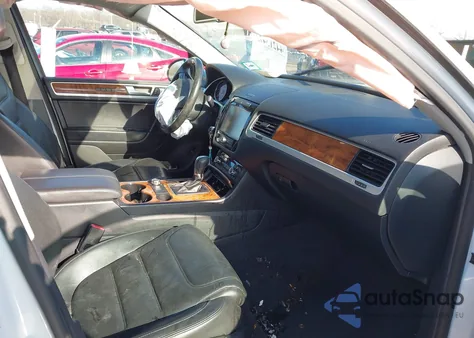 2014 Volkswagen Touareg 3.6L Lux из США, поврежденный, VIN WVGEF9BP6ED003600